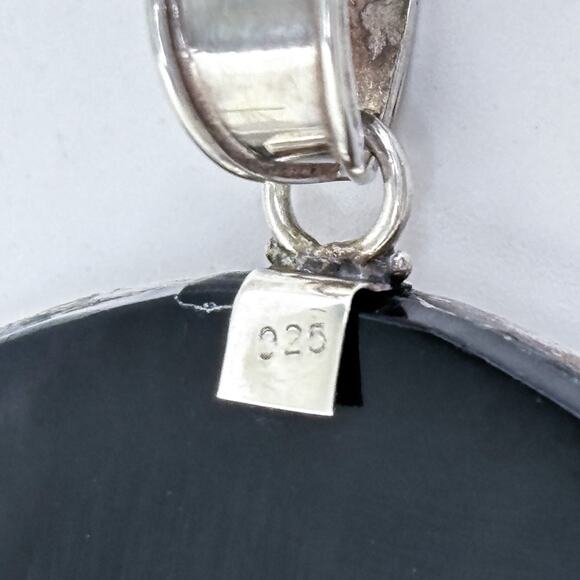 Vintage Sterling Silver 925 Ornate Abalone Shell Disc Pendant - Picture 5 of 7